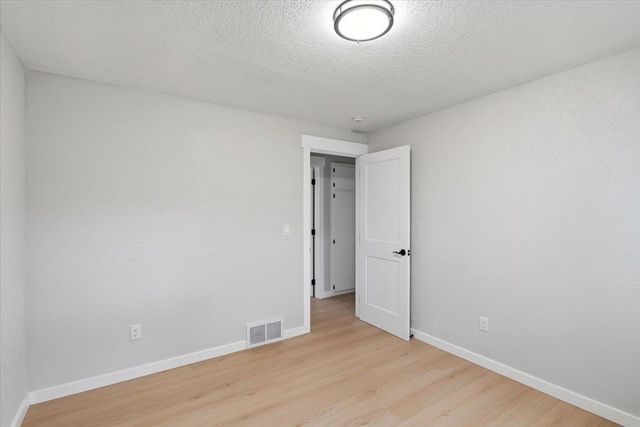 5621 S Conklin Rd, Greenacres, WA 99016