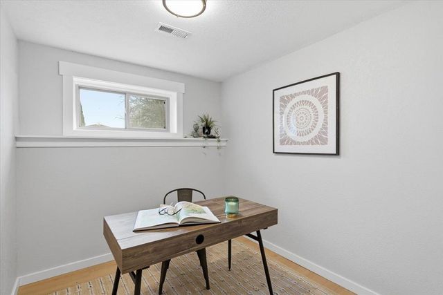 5621 S Conklin Rd, Greenacres, WA 99016