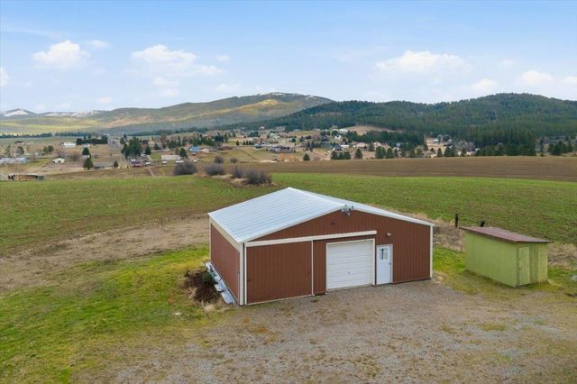 5621 S Conklin Rd, Greenacres, WA 99016