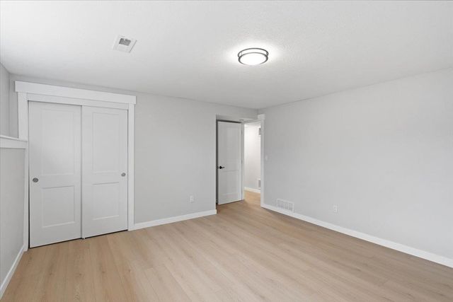 5621 S Conklin Rd, Greenacres, WA 99016