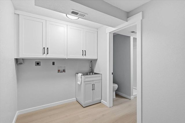 5621 S Conklin Rd, Greenacres, WA 99016