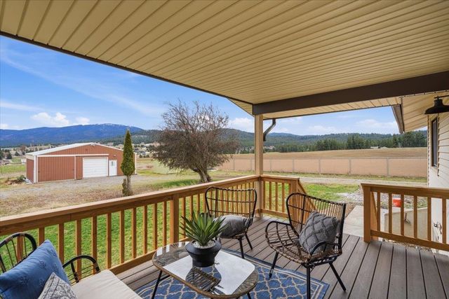 5621 S Conklin Rd, Greenacres, WA 99016