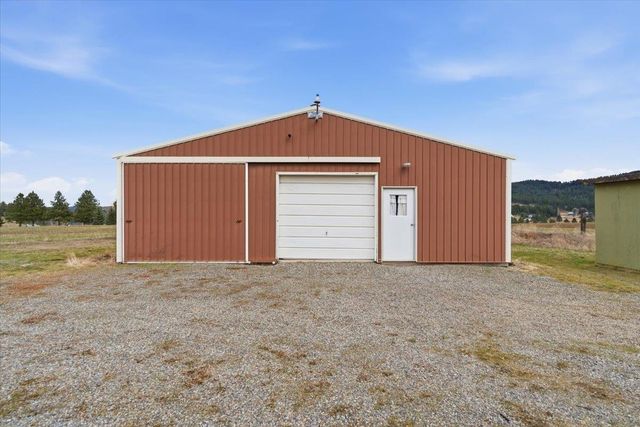 5621 S Conklin Rd, Greenacres, WA 99016