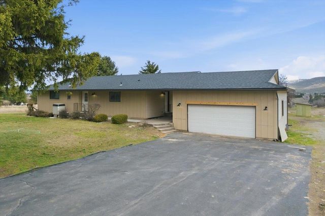 5621 S Conklin Rd, Greenacres, WA 99016