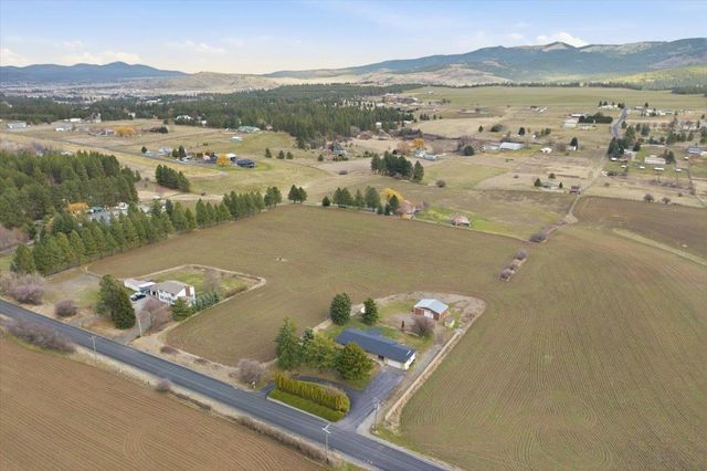 5621 S Conklin Rd, Greenacres, WA 99016