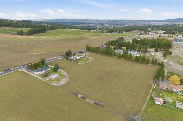 5621 S Conklin Rd, Greenacres, WA 99016