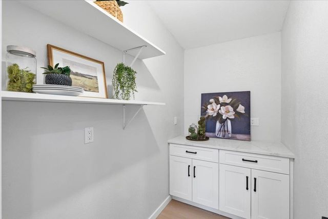 5621 S Conklin Rd, Greenacres, WA 99016