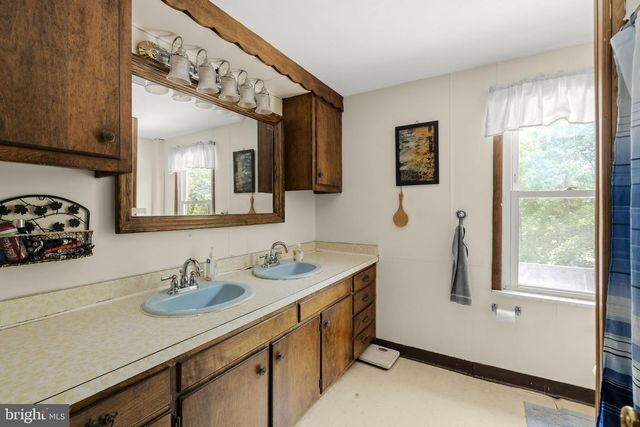 321 RIDGE AVE, Ephrata, PA 17522