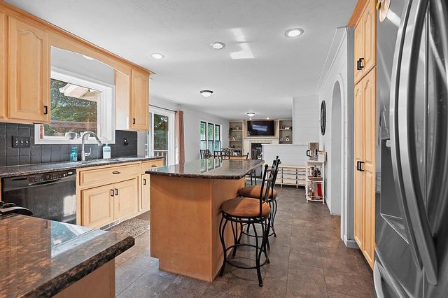 3611 ROYAL OAKS COURT, Suamico, WI 54173