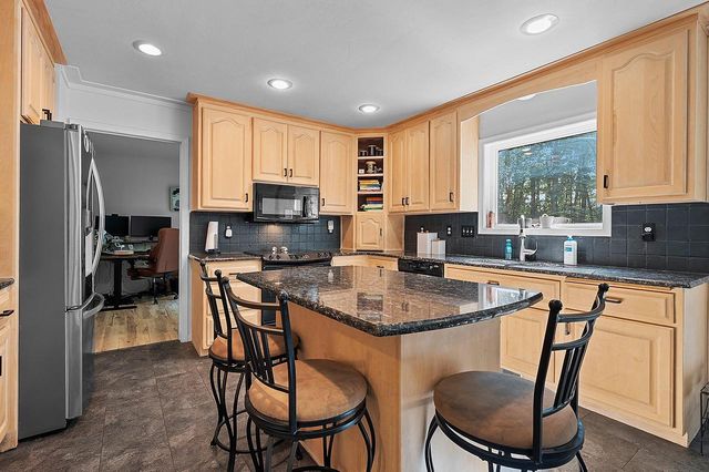 3611 ROYAL OAKS COURT, Suamico, WI 54173