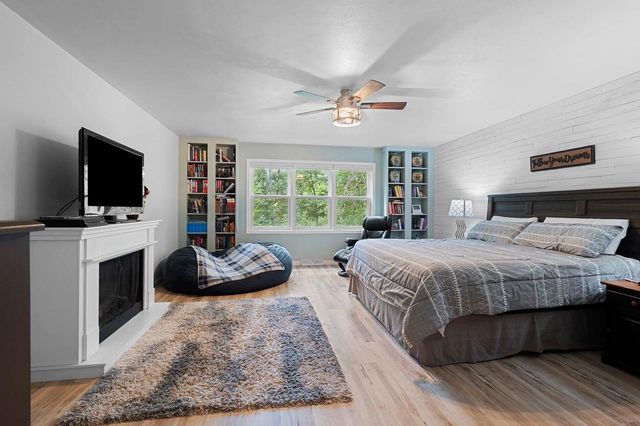 3611 ROYAL OAKS COURT, Suamico, WI 54173