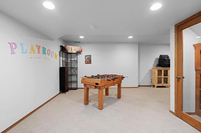 3611 ROYAL OAKS COURT, Suamico, WI 54173