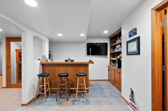 3611 ROYAL OAKS COURT, Suamico, WI 54173