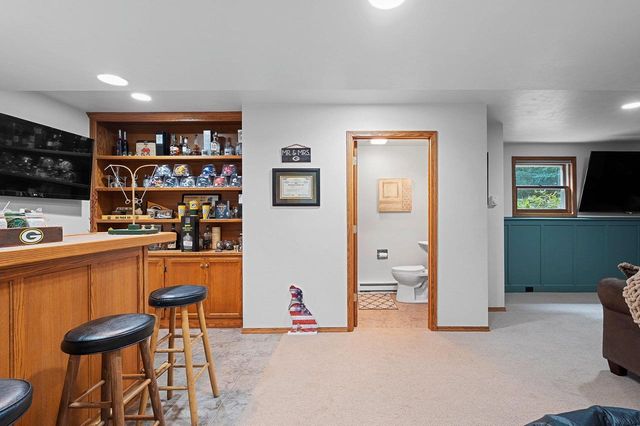 3611 ROYAL OAKS COURT, Suamico, WI 54173