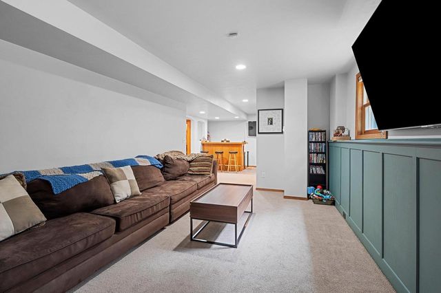 3611 ROYAL OAKS COURT, Suamico, WI 54173