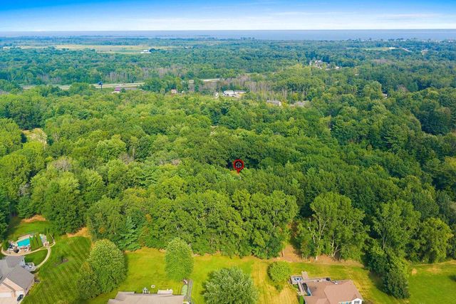 3611 ROYAL OAKS COURT, Suamico, WI 54173