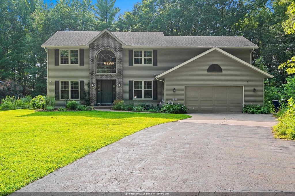 3611 ROYAL OAKS COURT, Suamico, WI 54173