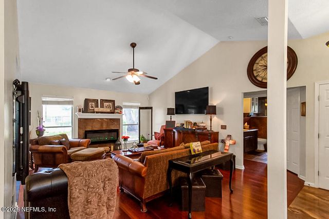 8331 THREE CREEKS Boulevard, Jacksonville, FL 32220
