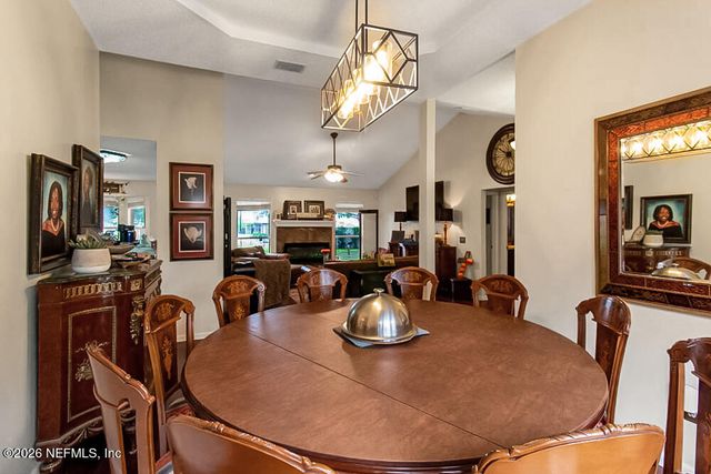 8331 THREE CREEKS Boulevard, Jacksonville, FL 32220