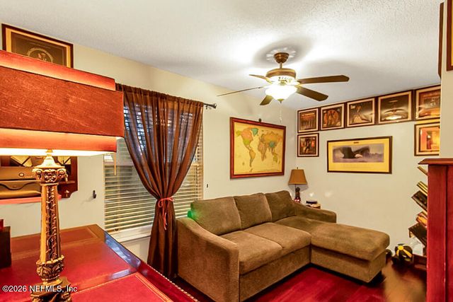 8331 THREE CREEKS Boulevard, Jacksonville, FL 32220