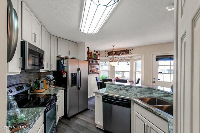 8331 THREE CREEKS Boulevard, Jacksonville, FL 32220
