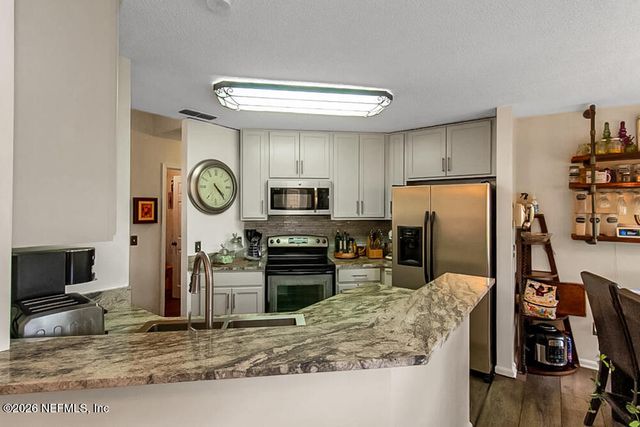 8331 THREE CREEKS Boulevard, Jacksonville, FL 32220