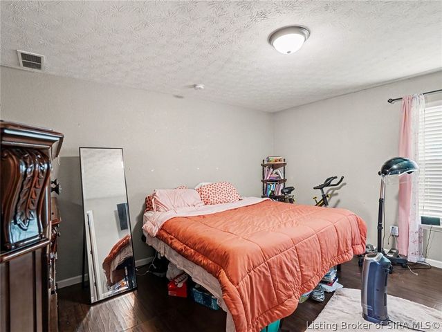 1704 Sydney Circle, Jeffersonville, IN 47130