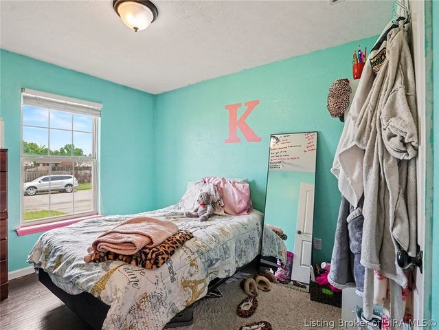 1704 Sydney Circle, Jeffersonville, IN 47130