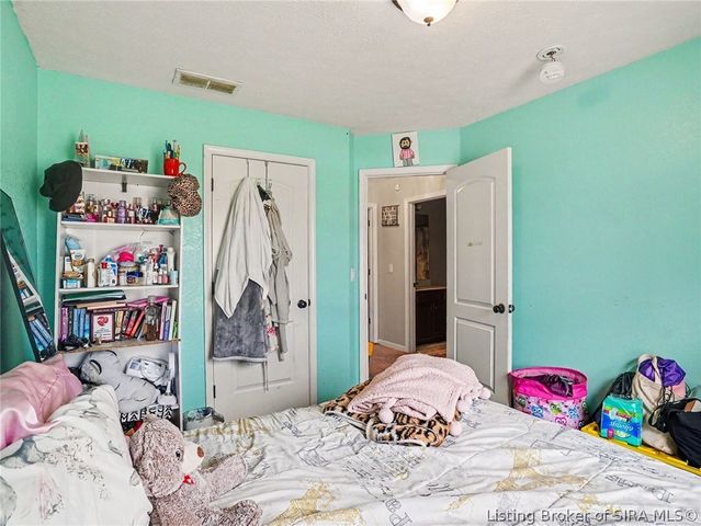 1704 Sydney Circle, Jeffersonville, IN 47130