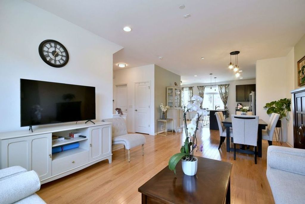 803 Lee Street, Des Plaines, IL 60016 — photo 4