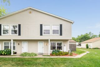 1184 E Candlenut Lane 1184, Palatine, IL 60074