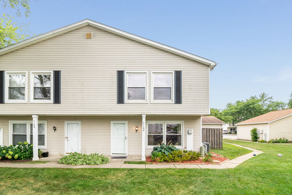 1184 E Candlenut Lane 1184, Palatine, IL 60074