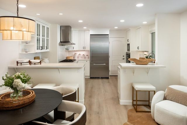 2036 Barney Avenue, Menlo Park, CA 94025