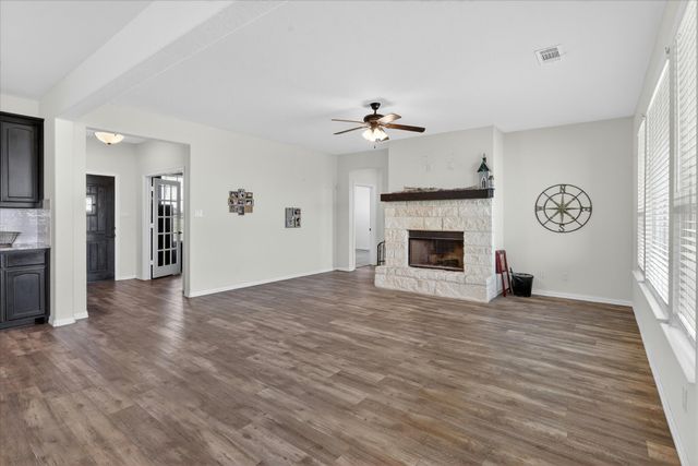 7005 Trenton Way, Godley, TX 76044