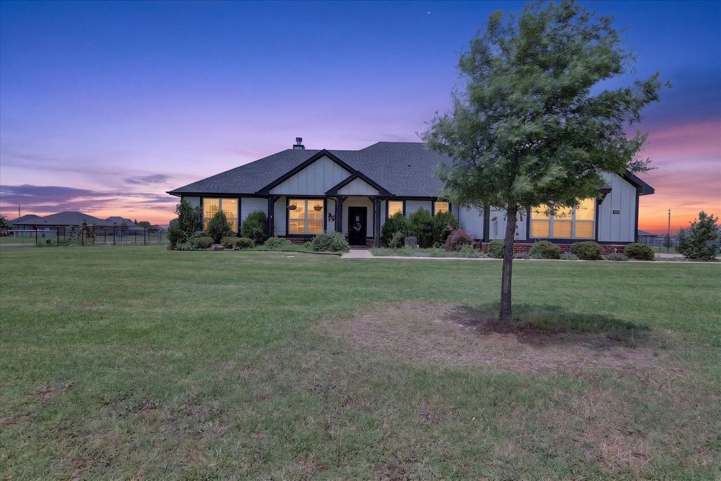 7005 Trenton Way, Godley, TX 76044