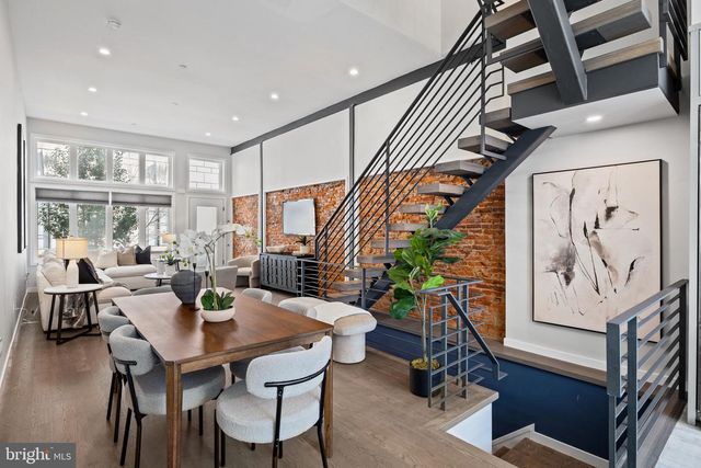 2106 SPRING ST, Philadelphia, PA 19103