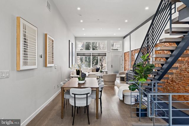 2106 SPRING ST, Philadelphia, PA 19103