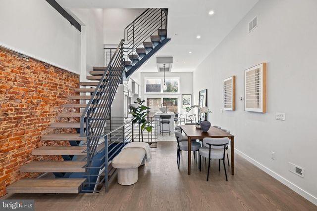 2106 SPRING ST, Philadelphia, PA 19103