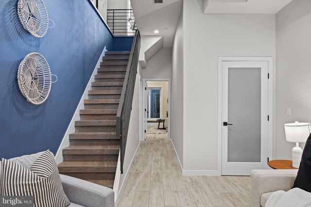 2106 SPRING ST, Philadelphia, PA 19103