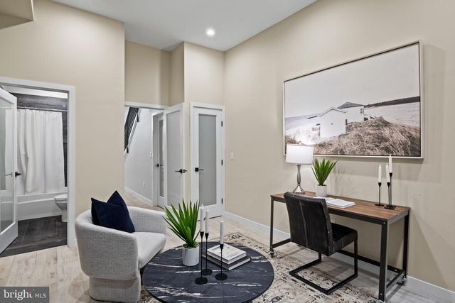 2106 SPRING ST, Philadelphia, PA 19103