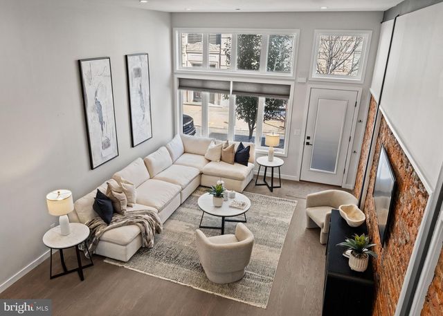 2106 SPRING ST, Philadelphia, PA 19103