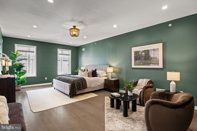 2106 SPRING ST, Philadelphia, PA 19103