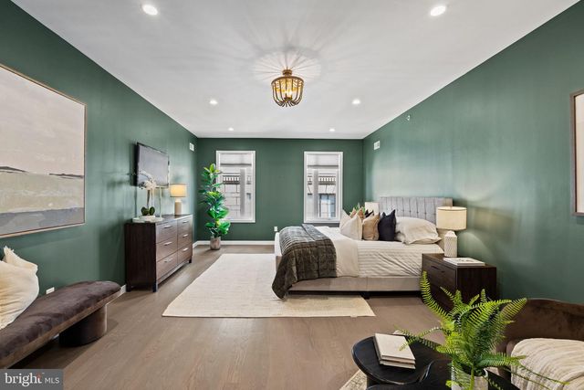 2106 SPRING ST, Philadelphia, PA 19103