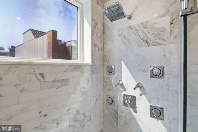 2106 SPRING ST, Philadelphia, PA 19103