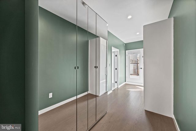 2106 SPRING ST, Philadelphia, PA 19103