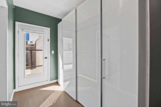 2106 SPRING ST, Philadelphia, PA 19103