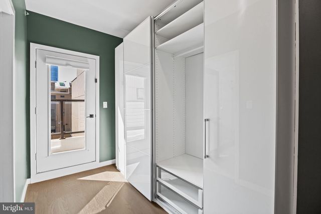 2106 SPRING ST, Philadelphia, PA 19103