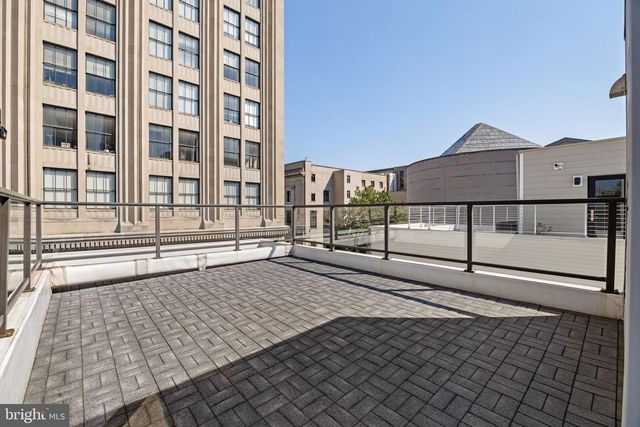 2106 SPRING ST, Philadelphia, PA 19103