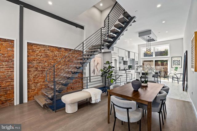 2106 SPRING ST, Philadelphia, PA 19103