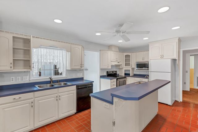 1300 SO EVE STREET, Mena, AR 71953